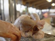 Recept na krůtu grilovanou v majon&eacute;zov&eacute; krustě