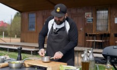 Recept na grilovan&aacute; krůt&iacute; prsa v pita chlebu podle Ornyho