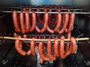 Recept na dom&aacute;c&iacute; pikantn&iacute; paprikovou klob&aacute;su