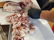 Recept na dom&aacute;c&iacute; pikantn&iacute; paprikovou klob&aacute;su