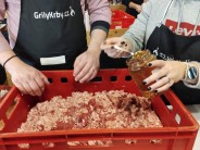 Recept na medovou klob&aacute;sa s kampotsk&yacute;m pepřem