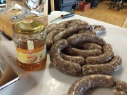 Recept na medovou klob&aacute;sa s kampotsk&yacute;m pepřem