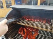 Recept na medovou klob&aacute;sa s kampotsk&yacute;m pepřem