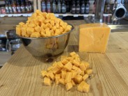 Recept na klob&aacute;su s čedarem a paprikou Jalapeňo