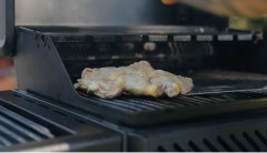 Grilované kuře s broskví a feta sýrem