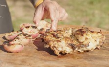 Grilované kuře s broskví a feta sýrem