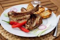 Recept na grilovaný bůček v pivní marinádě