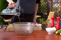 Recept na grilovaný bůček v pivní marinádě