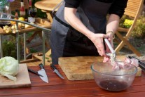 Recept na grilovaný bůček v pivní marinádě