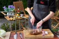 Recept na grilovaný bůček v pivní marinádě