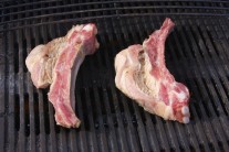 Recept na grilovaný bůček v pivní marinádě