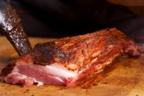 Recept na vepřový bok s universální marinádou a šalvějí