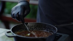 Recept na grilovanou roládu z vepřového bůčku se skořicí