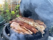 Zakouřená panenka s mesclun salátem a pomerančem