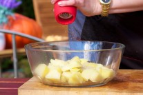 Recept na steak na červeném víně se šťouchanými brambory