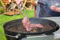 Recept na steak na červeném víně se šťouchanými brambory