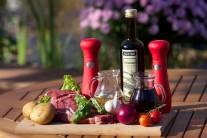 Recept na steak na červeném víně se šťouchanými brambory