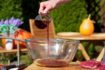 Recept na steak na červeném víně se šťouchanými brambory