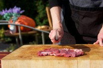 Recept na Rib eye steak se solí a pepřem