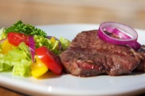 Recept na Rib eye steak se solí a pepřem