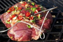 Recept na flank steak s chřestem