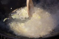 Recept na hovězí guláš na grilu