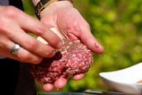 Recept na hamburger s bylinkovým máslem