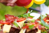 Recept na hamburger s bylinkovým máslem