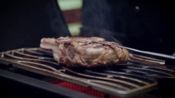 Recept na grilovaný hovězí steak tomahawk