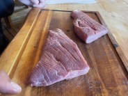 Grilovaný Flank Steak s pepřovou omáčkou