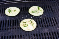 Recept na grilovaný lilek s česnekem