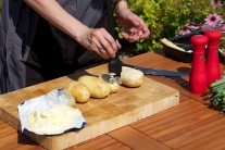 Recept na brambory pečené v kouři