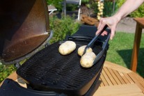 Recept na brambory pečené v kouři