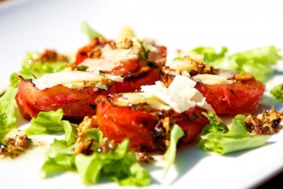 Grilovaná rajčata s česnekem