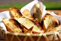 Recept na grilovaná rajčata s česnekem