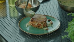 Bramboráky s omáčkou z olomouckých syrečků