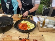 Salsa ze zeleniny pečené v ohni