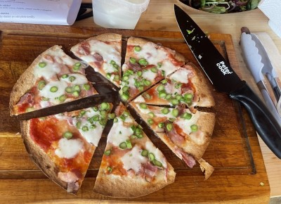 Alsaský koláč s crème fraîche a chřestem