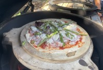 Alsaský koláč s crème fraîche a chřestem